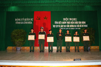 Tiếp tục đưa Cuộc vận động “Học tập và làm theo tấm gương đạo đức Hồ Chí Minh” đi vào chiều sâu