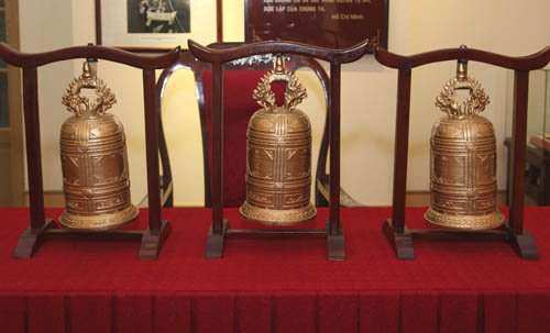 3 quả Chuông "Đại Hồng Chung Thăng Long Linh tụ"