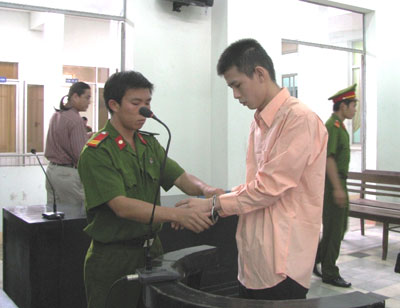 Đi tù còn giết người