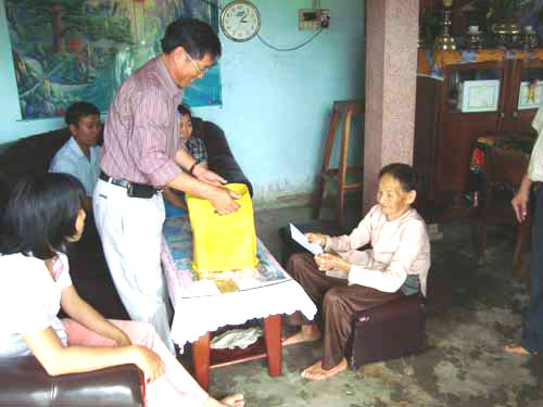 Không ngừng phấn đấu, phát triển