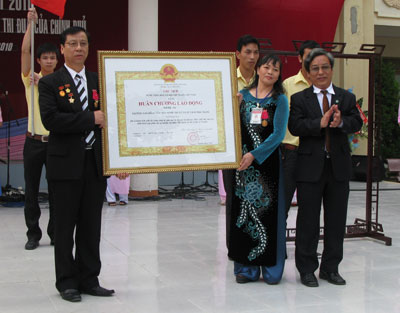 Nha Trang College of Culture, Arts and Tourism granted second-class Medal of Labor
