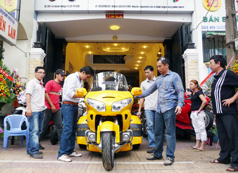 Honda Gold Wing ’độ’ 3 bánh đầu tiên tại Việt Nam