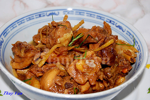 Món ăn: Cơm gà kho gừng
