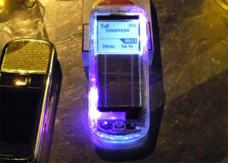 ’Hàng độc’ Nokia 1202 có hai màn hình ở Việt Nam