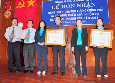 Triển khai nhiệm vụ năm 2011 và đón nhận bằng khen của Thủ tướng Chính phủ