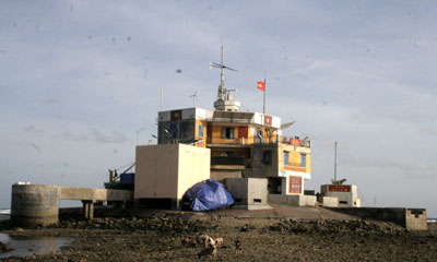 Những chiến sĩ trên “nhà nổi”