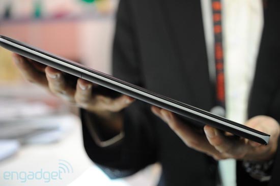 Giấy điện tử màu đầu tiên trên thế giới