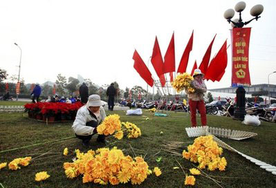 Bên cạnh thành tựu kinh tế, VN đã chú trọng tới lĩnh vực xã hội và bảo vệ người dân