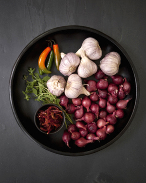 Mách bạn: Bí quyết phi hành tỏi thơm giòn và để được lâu