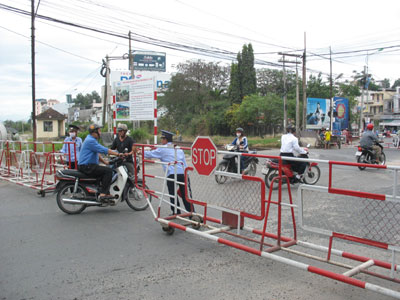 Không nên tiếp diễn