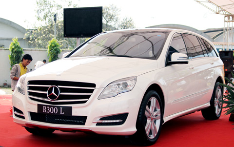 Mercedes R300L 2011 xuất hiện tại Sài Gòn