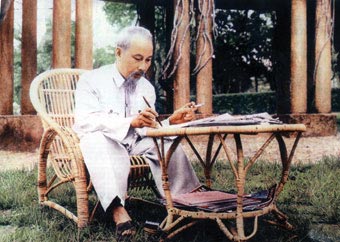 Người đi tìm hình của nước (*)