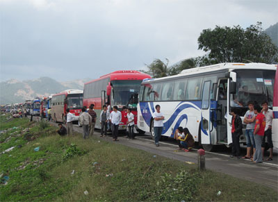 Tắc đường nghiêm trọng tại Đèo Cả