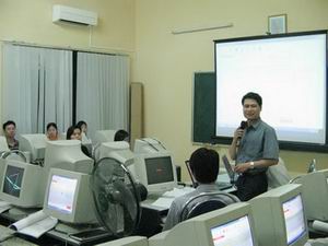 Mỗi lớp của Trung tâm ngoại ngữ, tin học không quá 25 học viên