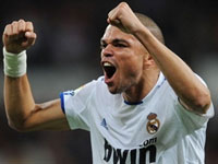 Arsenal sẽ chi tới 30 triệu euro để "rút ruột" Real