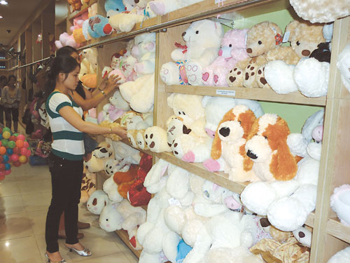 Giá tăng, sức mua chậm