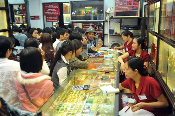 Vàng, USD đua giảm giá