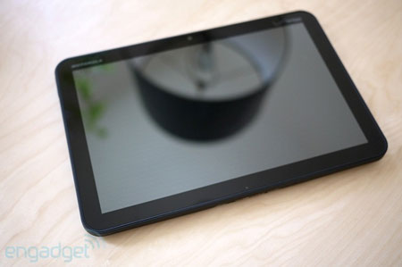 Cận cảnh máy tính bảng Motorola Xoom