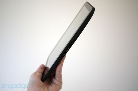 Thiết kế mỏng manh, dễ di chuyển.