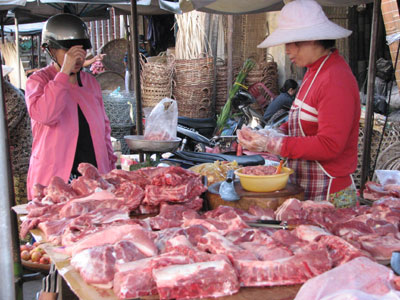 Đối mặt với… “bão giá”