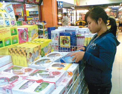 Nhộn nhịp thị trường 8-3