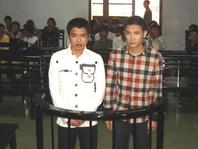 Hầu Tòa vì đi mua giùm ma túy