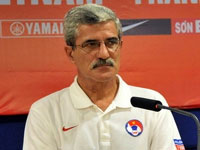 Về Muang Thong, Huấn luyện viên Calisto hưởng lương tháng 33.000 USD