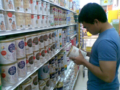 Giá sữa ngoại tăng chóng mặt