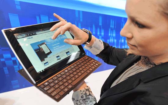 Phần mềm máy tính tư vấn trang điểm hiện mới dành cho nữ và vẫn đang ở giai đoạn thử  nghiệm. Ảnh: Buzzyuk