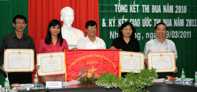 Dẫn đầu phong trào thi đua Khối Các cơ quan quản lý nhà nước