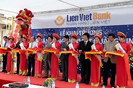 Thêm điều kiện hạn chế xáo trộn lãi suất