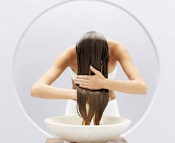 Mách bạn: Mẹo giữ ẩm cho tóc mùa đông