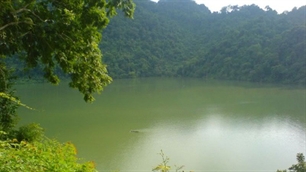 Ba Bể, hồ nước ngọt thiên nhiên lớn nhất Việt Nam.