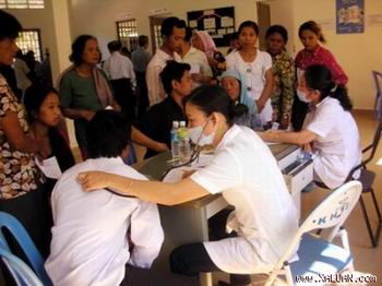 Không tính vào thu nhập chịu thuế khoản hỗ trợ khám chữa bệnh hiểm nghèo