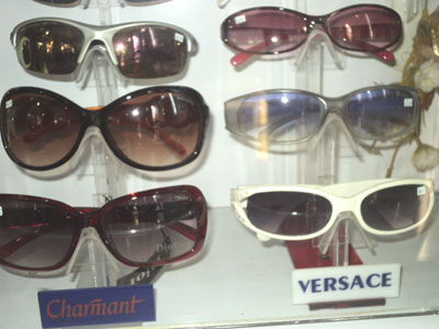 Chọn kính mát trong mùa Hè