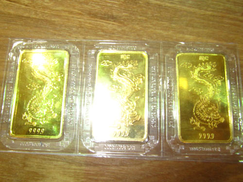 Giá vàng lao dốc, mất gần 400.000 đồng/lượng