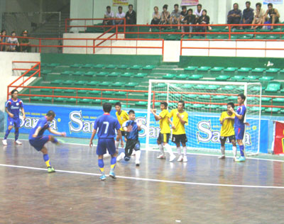 Sức hút của bóng đá trong nhà