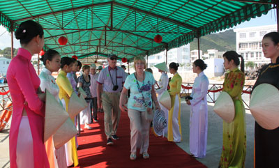 Đưa 2.430 du khách tham quan Nha Trang