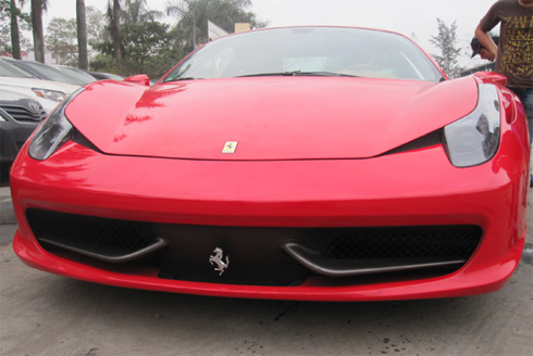 Siêu xe Ferrari 458 Italia màu đỏ về Việt Nam