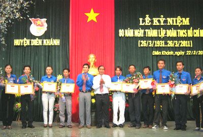 Mít-tinh kỷ niệm 80 năm ngày thành lập Đoàn