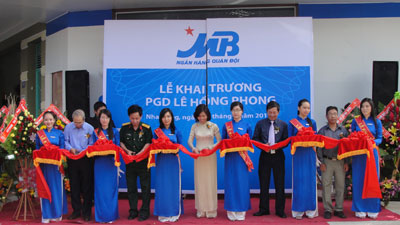 Khai trương Phòng giao dịch Lê Hồng Phong