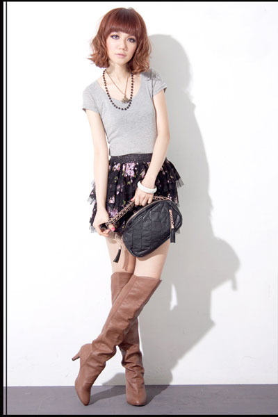 Chọn chân váy hoa xinh cho bạn gái