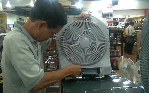 Chọn đèn, quạt sạc