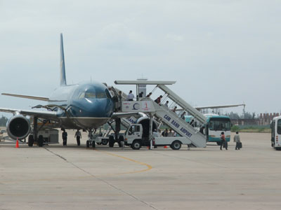 Nỗi lo… thiếu chuyến bay