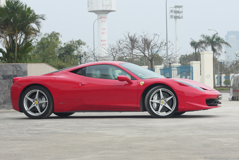 Trải nghiệm Ferrari 458 Italia tại Việt Nam