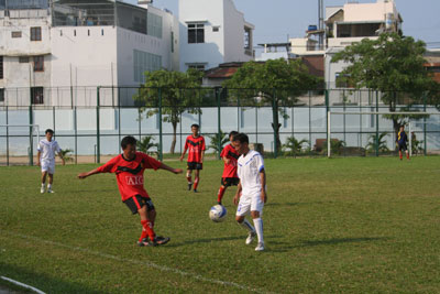 4 đội bóng tranh tài