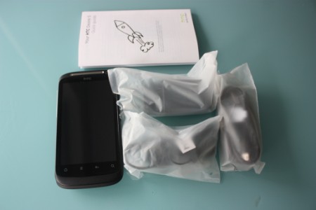 Mở hộp HTC Desire S giá 11 triệu đồng ở Việt Nam