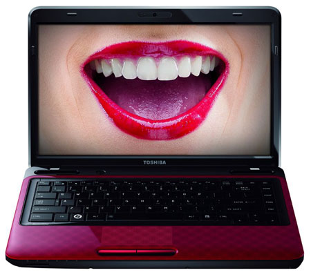 Laptop kết nối không dây với màn hình TV