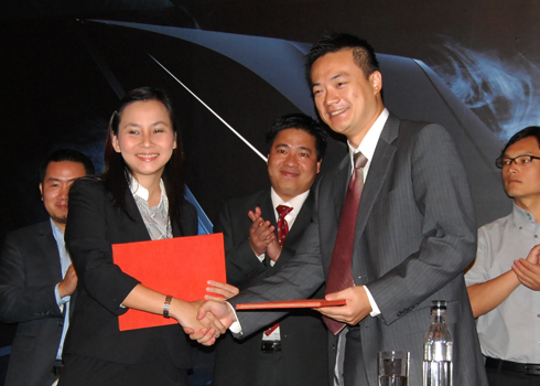 FPT chính thức phân phối máy tính xách tay Asus