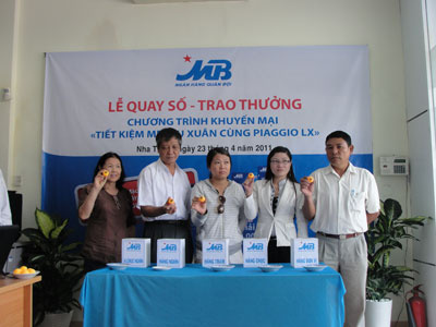 4 khách hàng trúng thưởng trong chương trình “Tiết kiệm MB, du xuân cùng Piaggio LX”